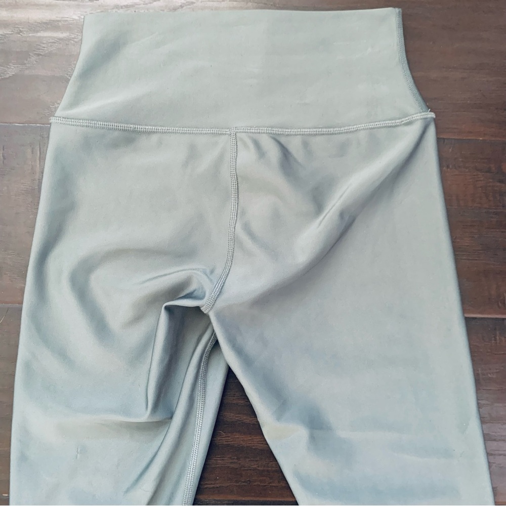 Alo Yoga 7/8 High-Waist Airlift Leggings - Light Green | M - Picture 6 of 16